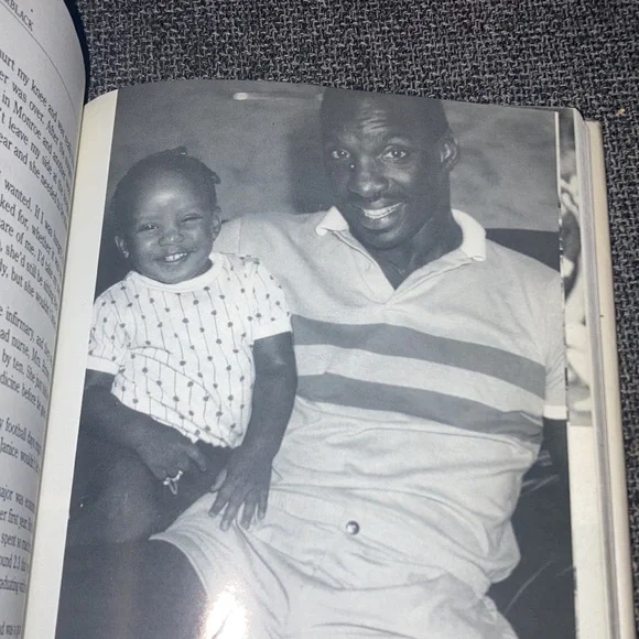 🏈🏆 Quarterblack: Shattering the NFL Myth | Hardback Book | Doug Williams ✊🏾🏈 - Picture 11 of 11